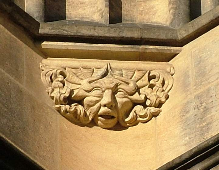 Groteska Zelený muž https://cs.m.wikipedia.org/wiki/Soubor:GreenMan_Svaty_Vit_3.JPG external link